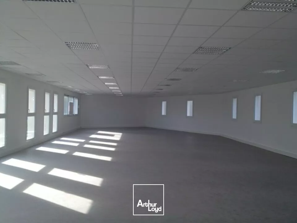 Avignon zone industrielle de Fontcouverte - Bureaux à louer 