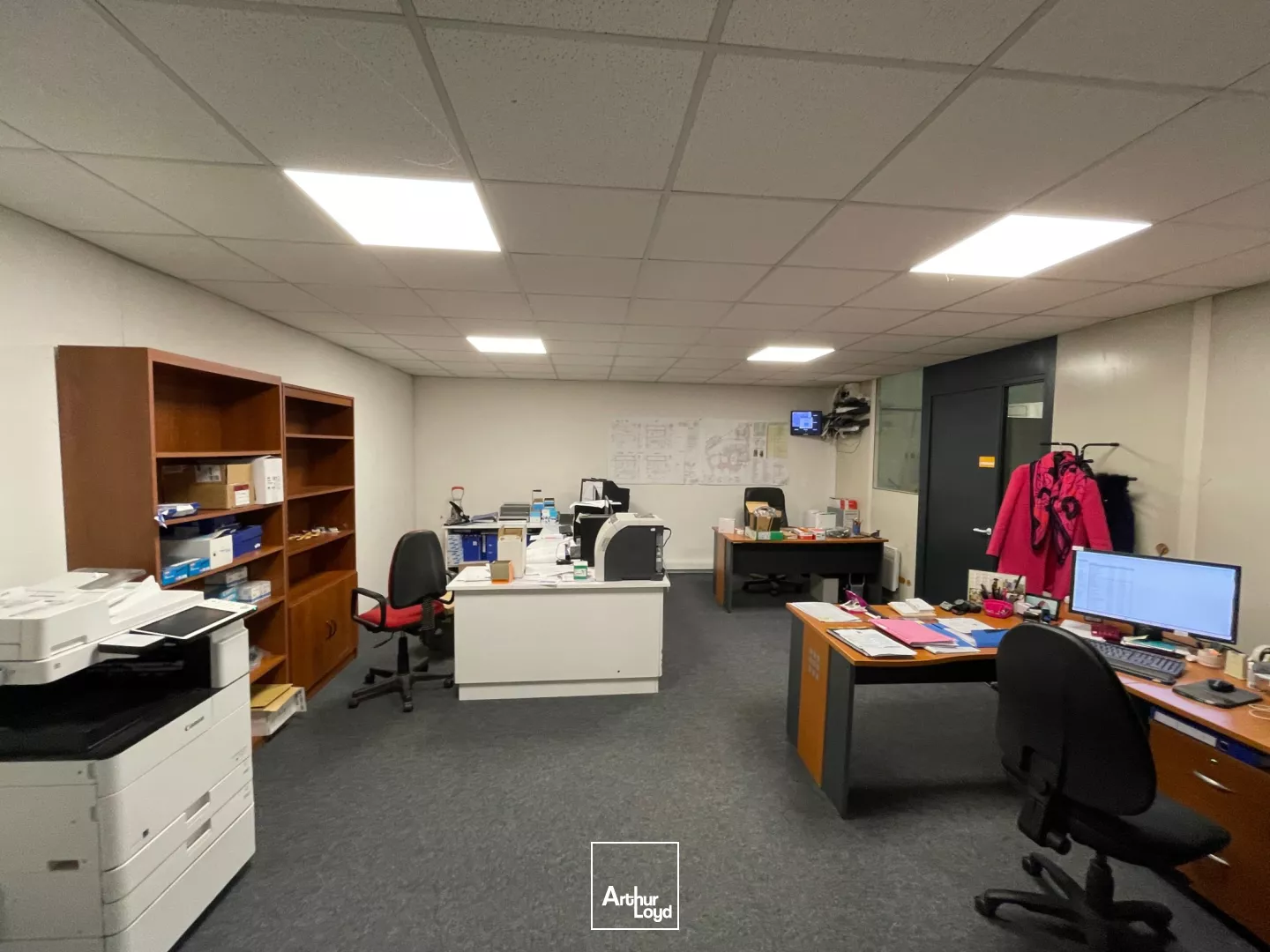 A LOUER LOCAL D'ACTIVITE 686 M2 DIVISIBLES - COMPIÈGNE ZAC DE MERCIÈRES