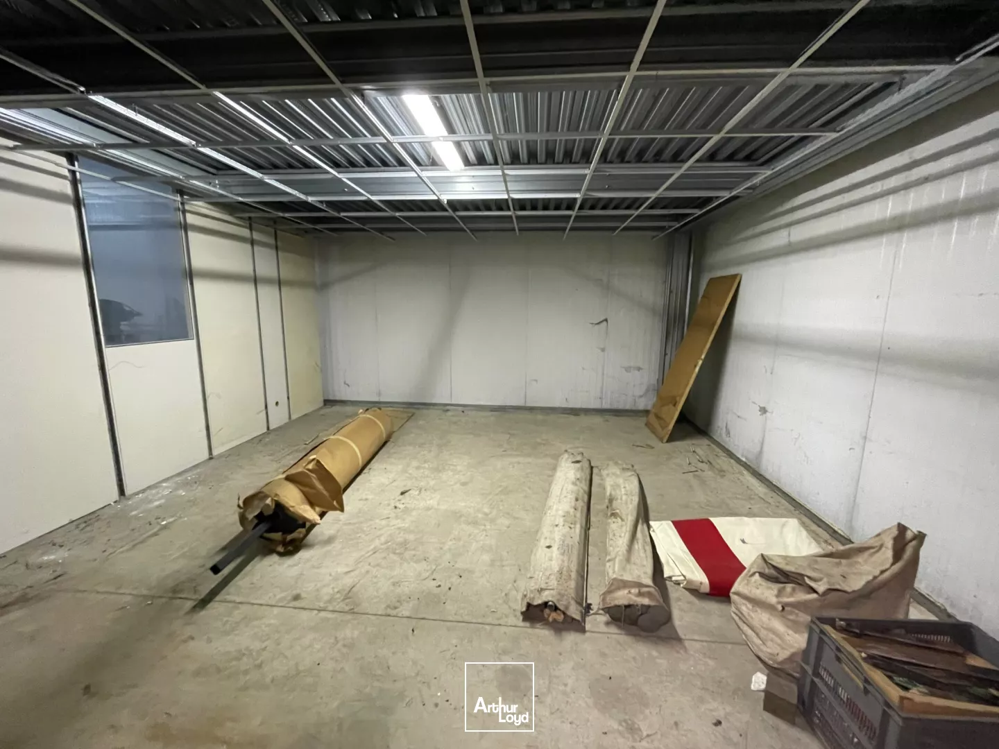 A LOUER LOCAL D'ACTIVITE 686 M2 DIVISIBLES - COMPIÈGNE ZAC DE MERCIÈRES