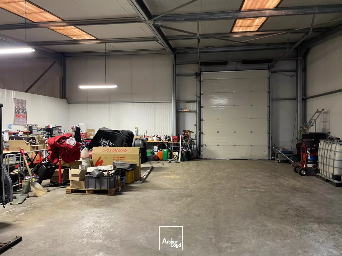 A LOUER LOCAL D'ACTIVITE 686 M2 DIVISIBLES - COMPIÈGNE ZAC DE MERCIÈRES