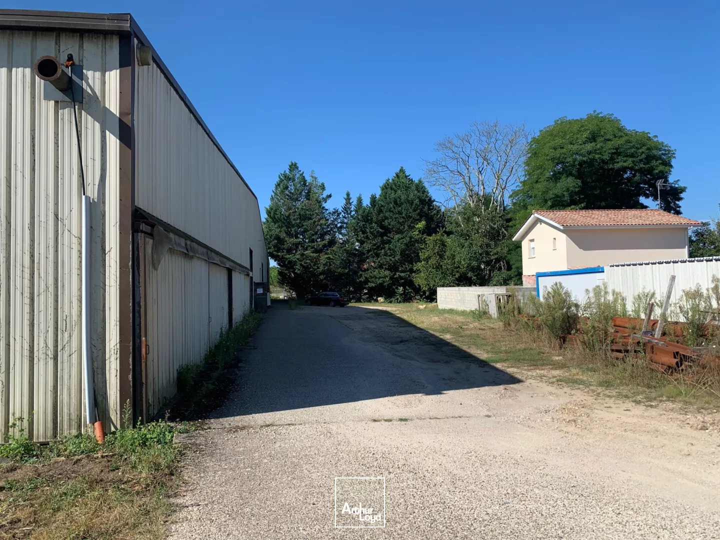 Entrepôts à louer à Podensac en bordure de la D1113