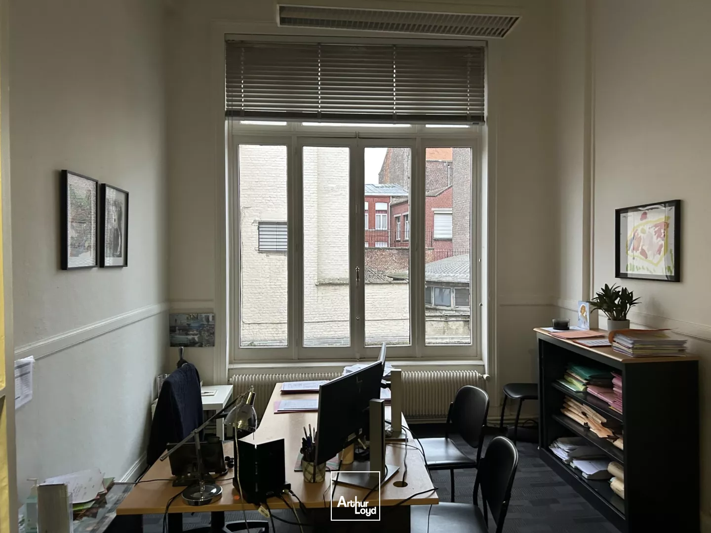 À vendre : Bureaux spacieux et lumineux au coeur d'un quartier dynamique de Roubaix - Accessibilité optimale et forte attractivité