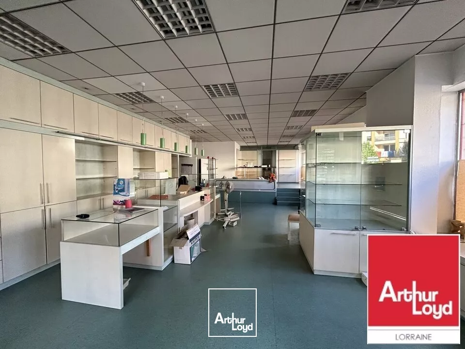 LOCAL COMMERCIAL à VENDRE de 252 m²