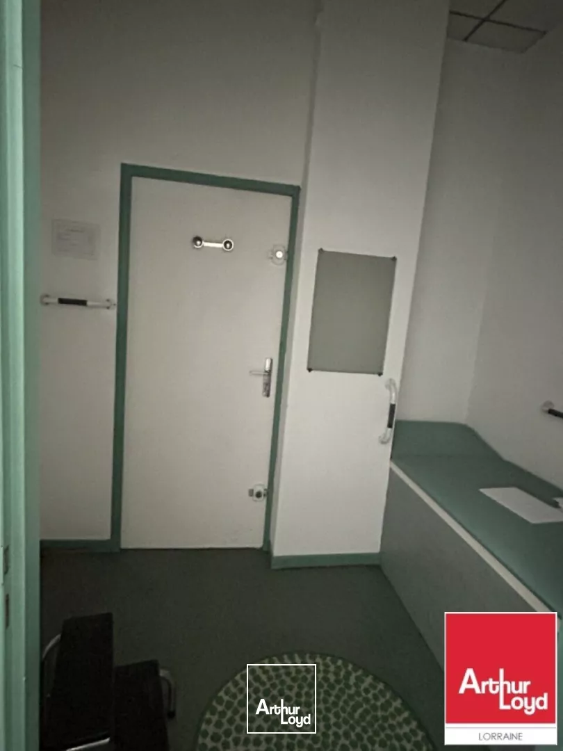 LOCAL COMMERCIAL à VENDRE de 252 m²