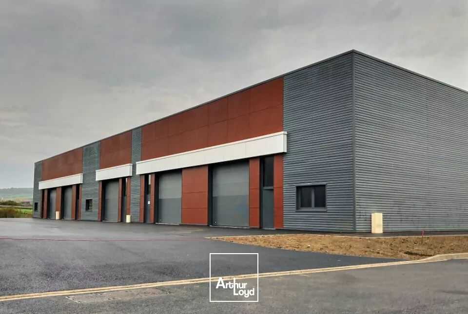 LOCAL D'ACTIVITE - ENTREPOT à LOUER de 364 m²