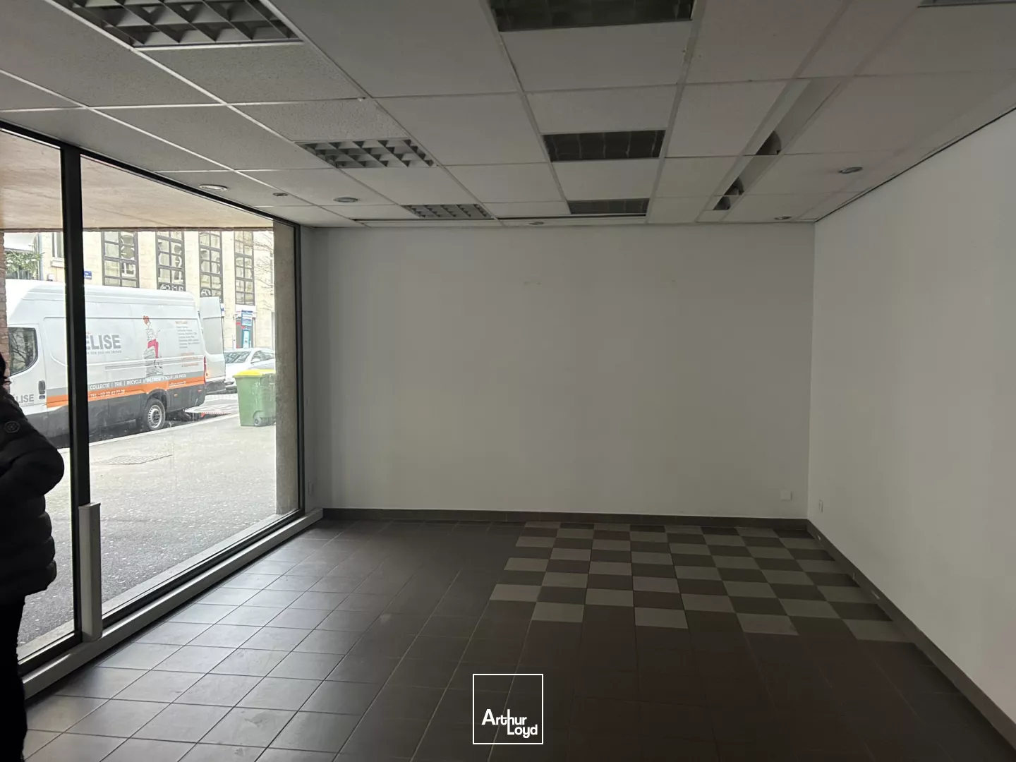 Local Commercial avec vitrine 123m² - Centre ville d'Amiens