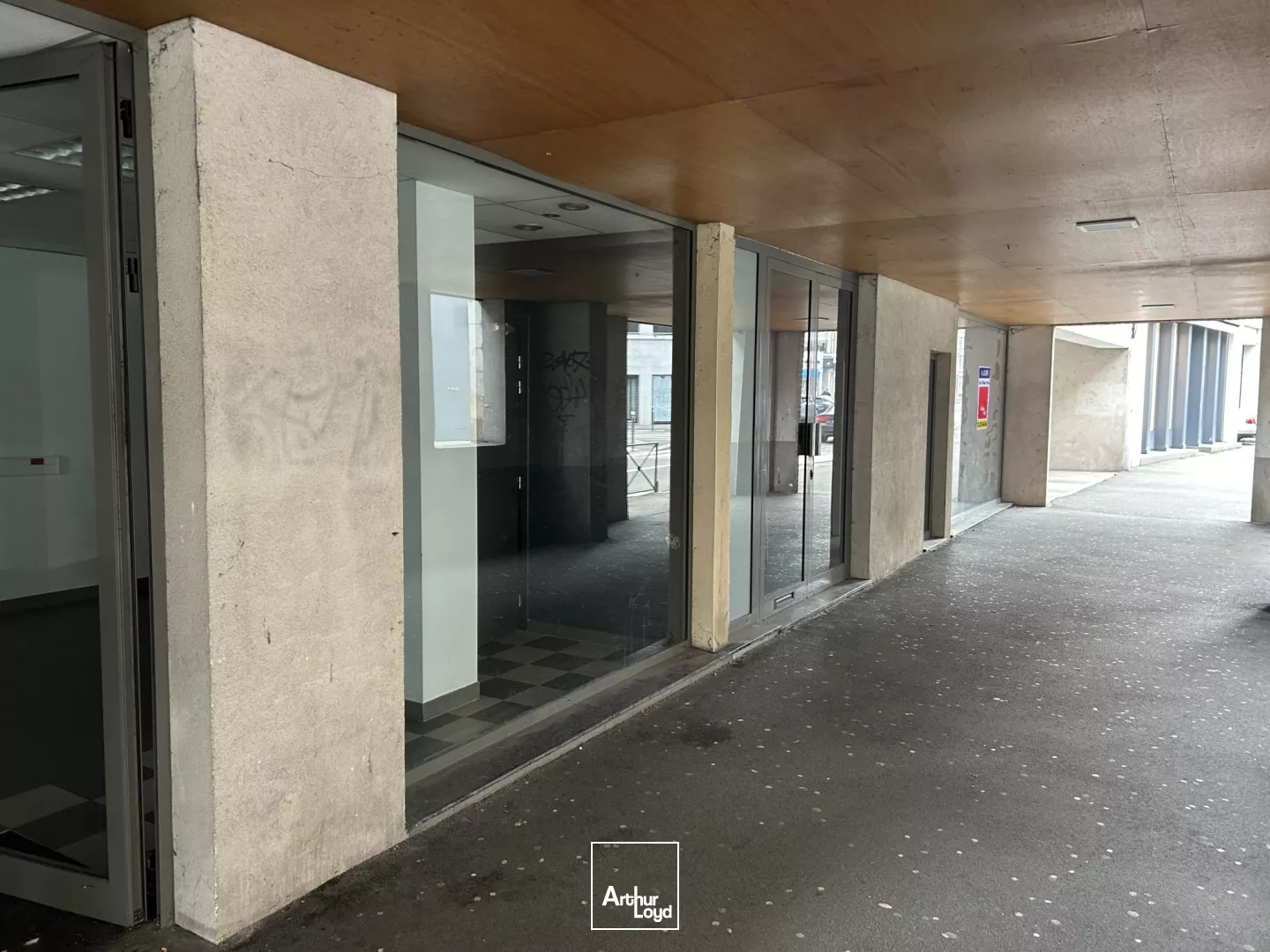 Local Commercial avec vitrine 123m² - Centre ville d'Amiens