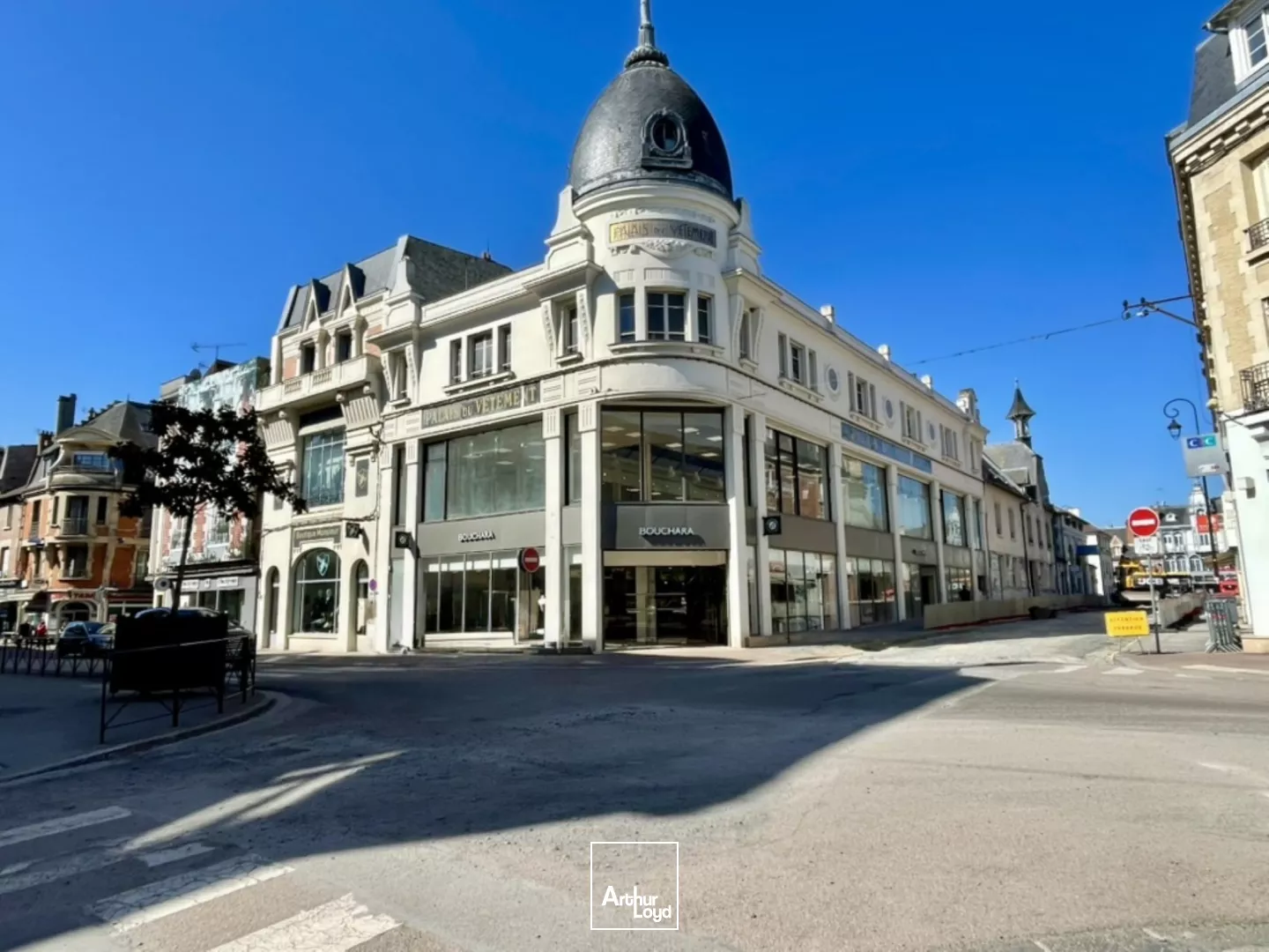Plein coeur du centre-ville de Soissons, emplacement n° 1 - A LOUER - 1060 m2 environ