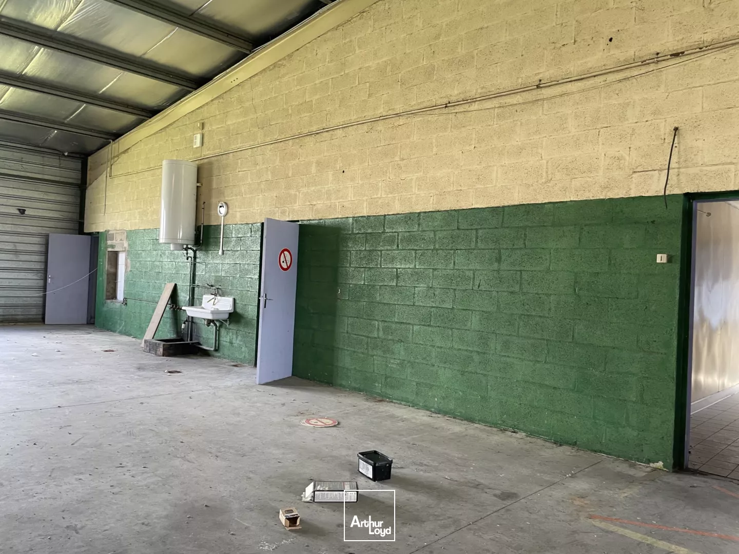 Locaux d'activité à vendre à BRETEUIL 27160