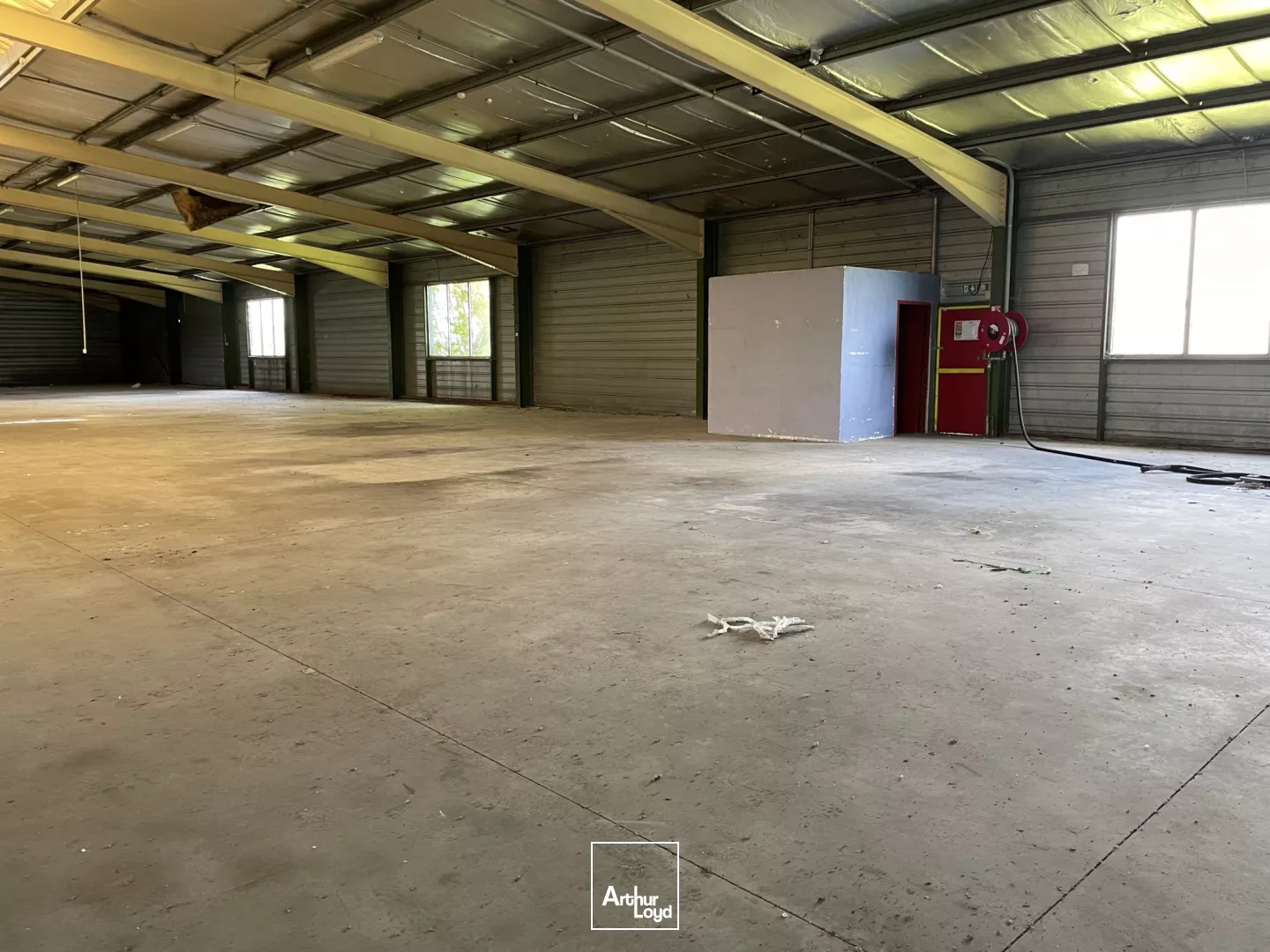 Locaux d'activité à vendre à BRETEUIL 27160