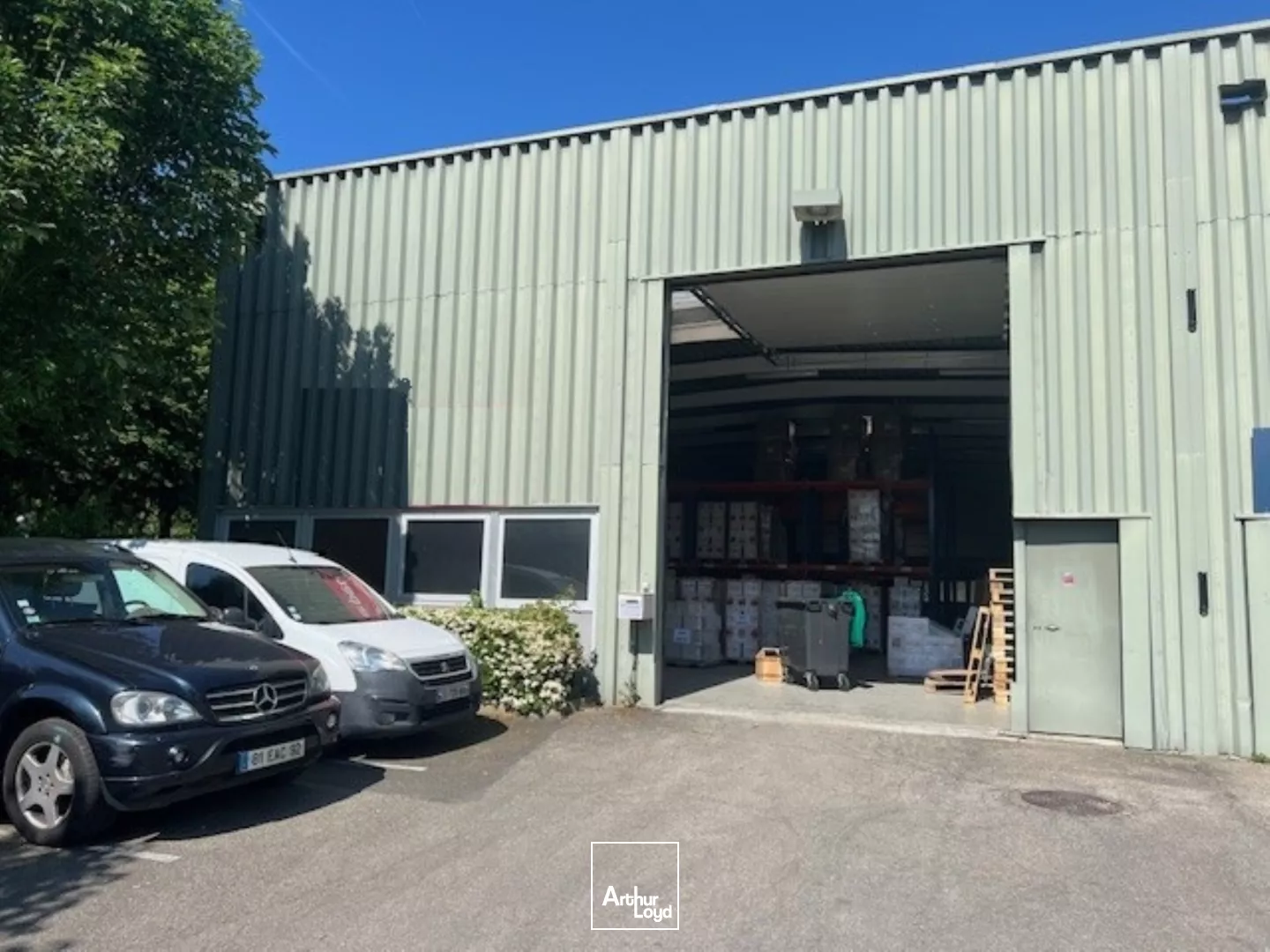 BELLE SURFACE D'ENTREPOT A LOUER