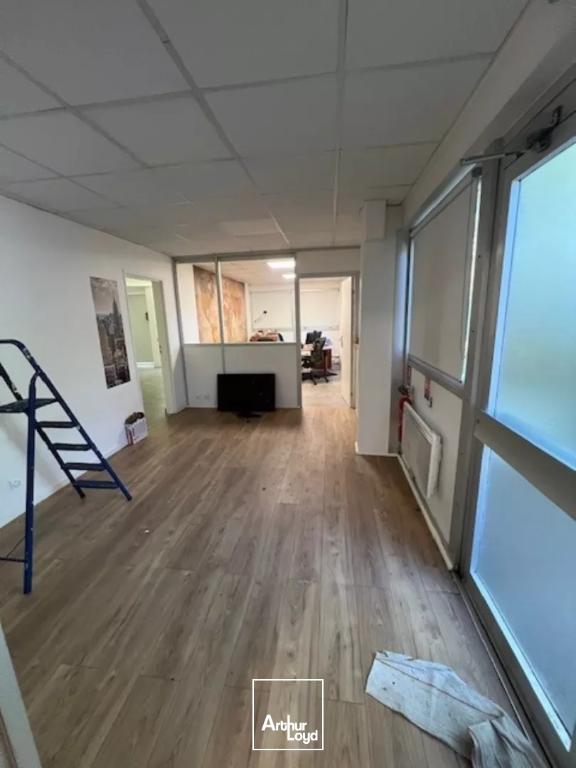 BELLE SURFACE D'ENTREPOT A LOUER