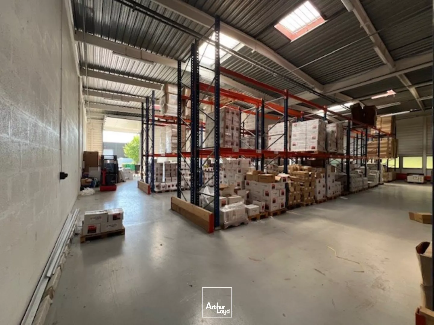 BELLE SURFACE D'ENTREPOT A LOUER