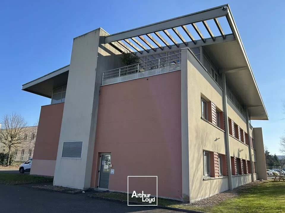 BUREAUX à VENDRE de 1249 m²