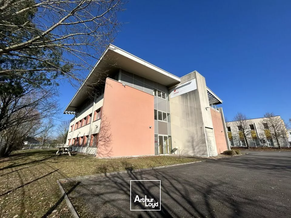 BUREAUX à VENDRE de 1249 m²