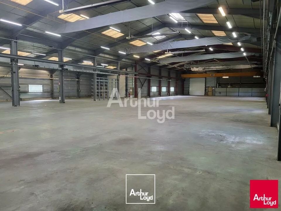 MER - A LOUER - LOCAL D'ACTIVITE DE 1 900 M² - ACCES A10 A 2,5 KM