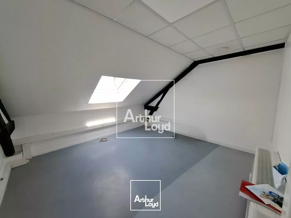 BUREAUX - Gare - Climatisation - Accès PMR