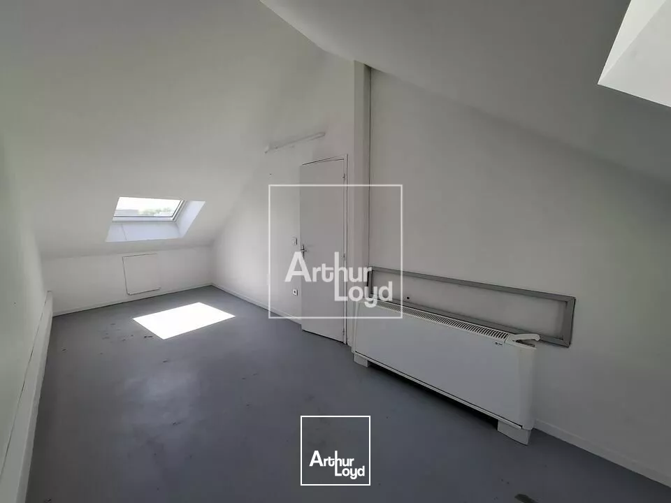 BUREAUX - Gare - Climatisation - Accès PMR