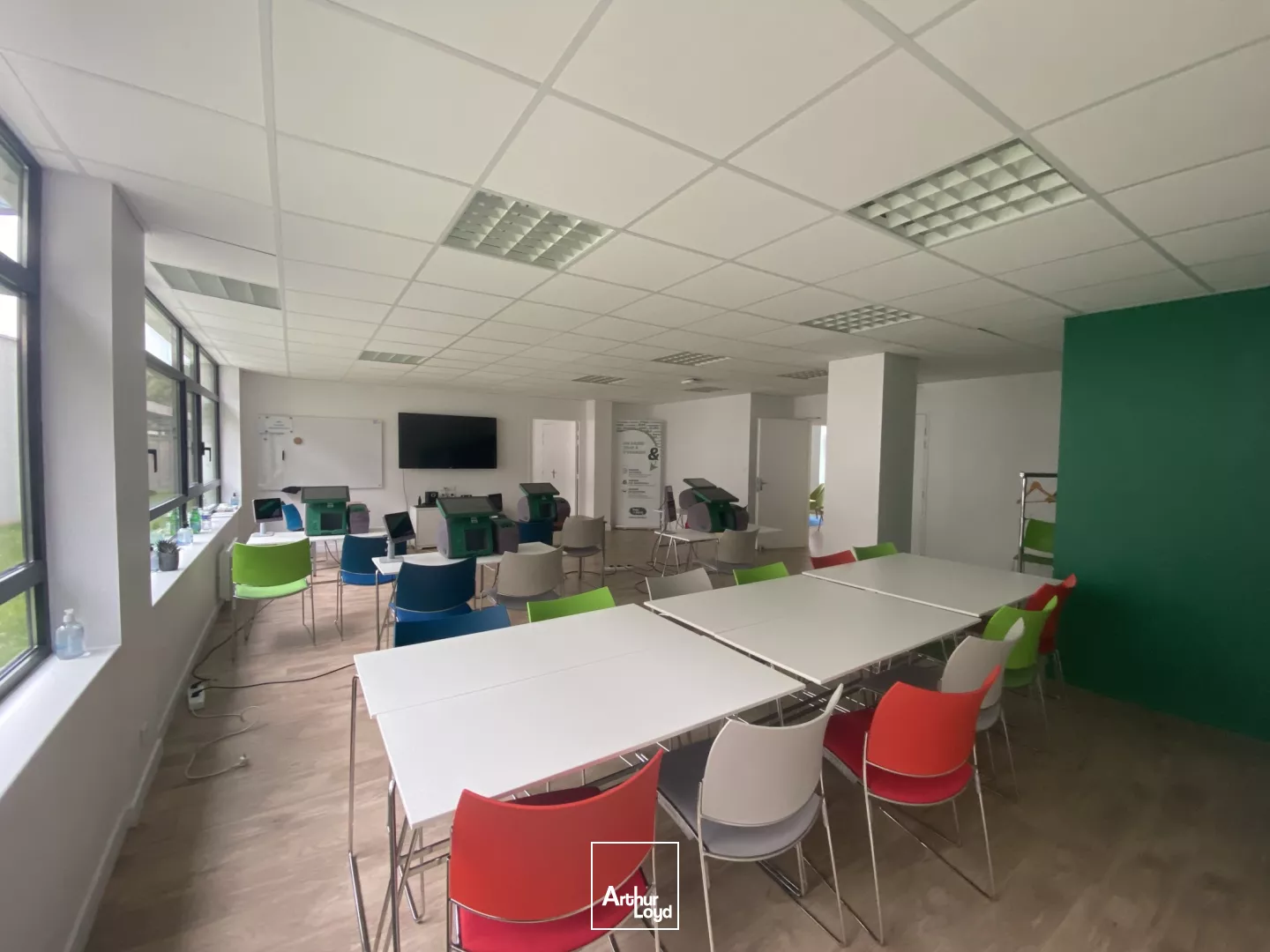 A VENDRE A LOUER PLATEAU DE BUREAUX KERGARADEC III
