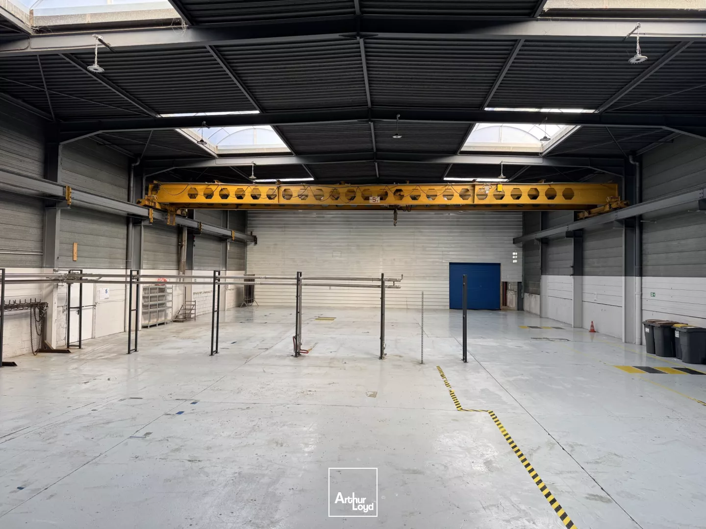 À vendre : Entrepôt / Atelier avec bureaux - ZI de NEUVILLE EN FERRAIN Frontière belge - Emplacement stratégique au nord de Lille