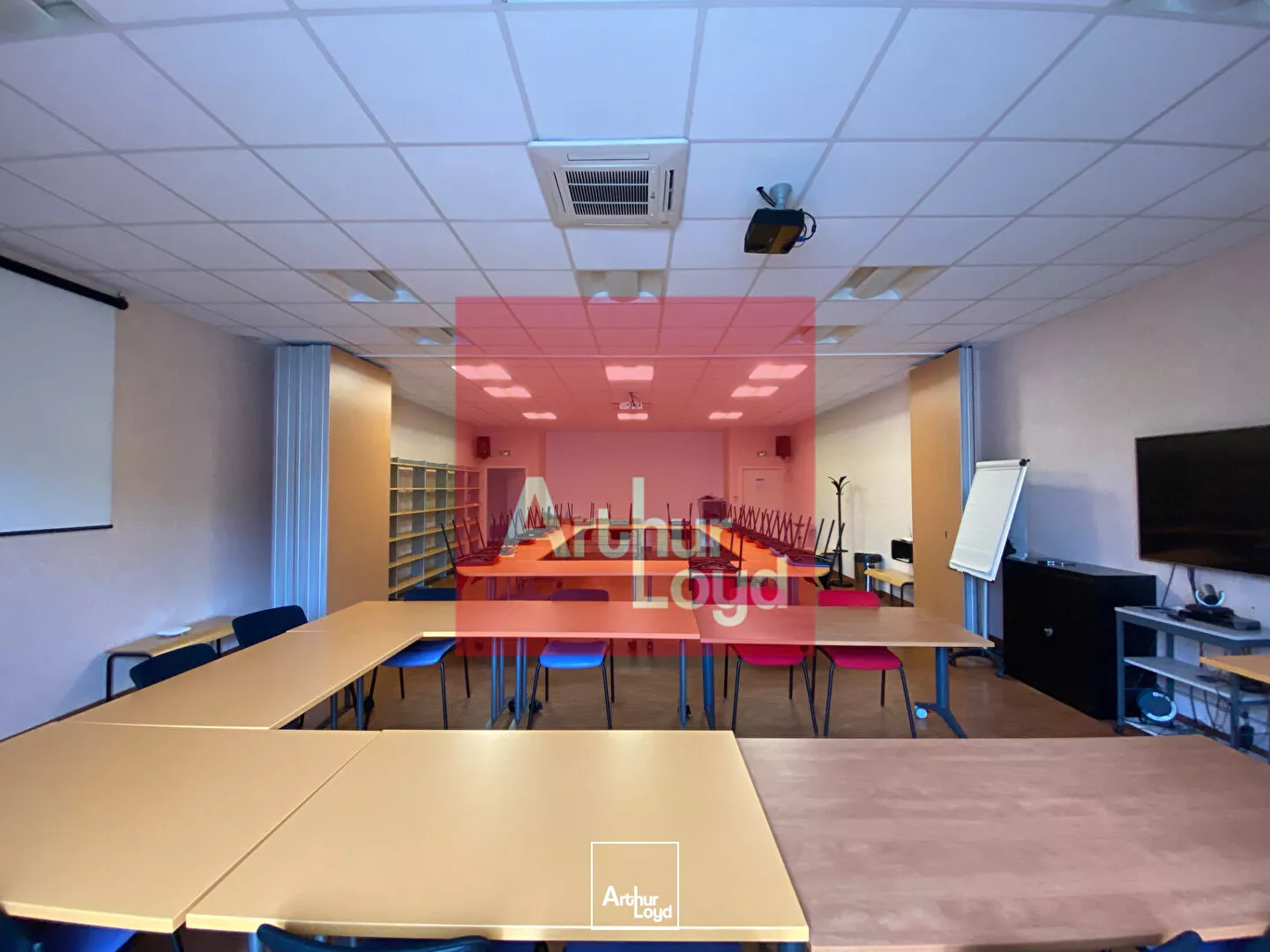 À VENDRE ? Ensemble de bureaux d'environ 980 m² dans une zone d'activités stratégique