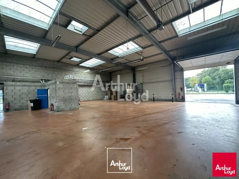 Excellente visibilité sur un axe passant