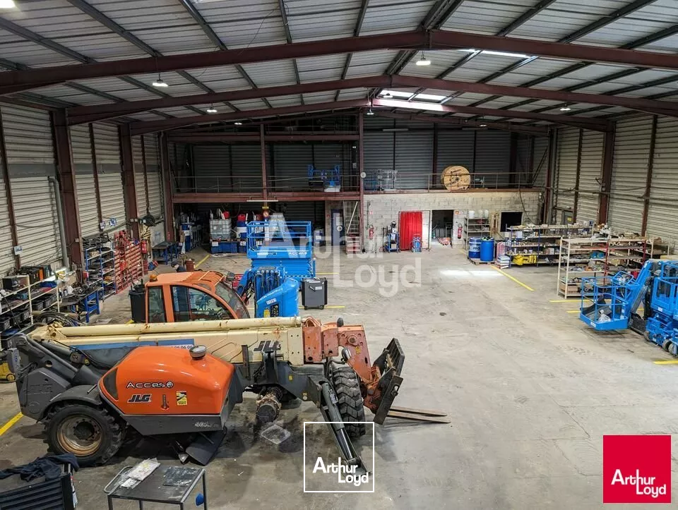 Local d'activité avec grand foncier de 15000 m² sur l'axe Rennes-Nantes ! 