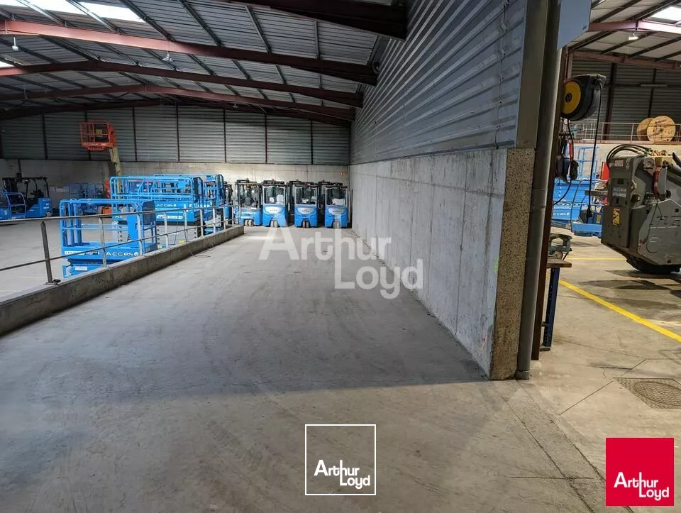 Local d'activité avec grand foncier de 15000 m² sur l'axe Rennes-Nantes ! 