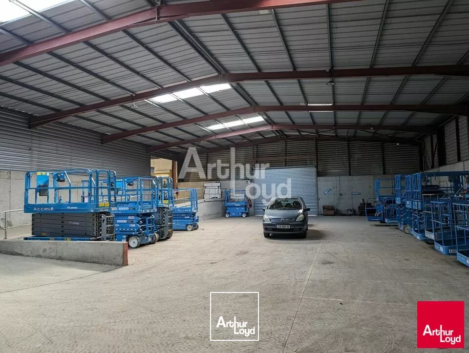 Local d'activité avec grand foncier de 15000 m² sur l'axe Rennes-Nantes ! 