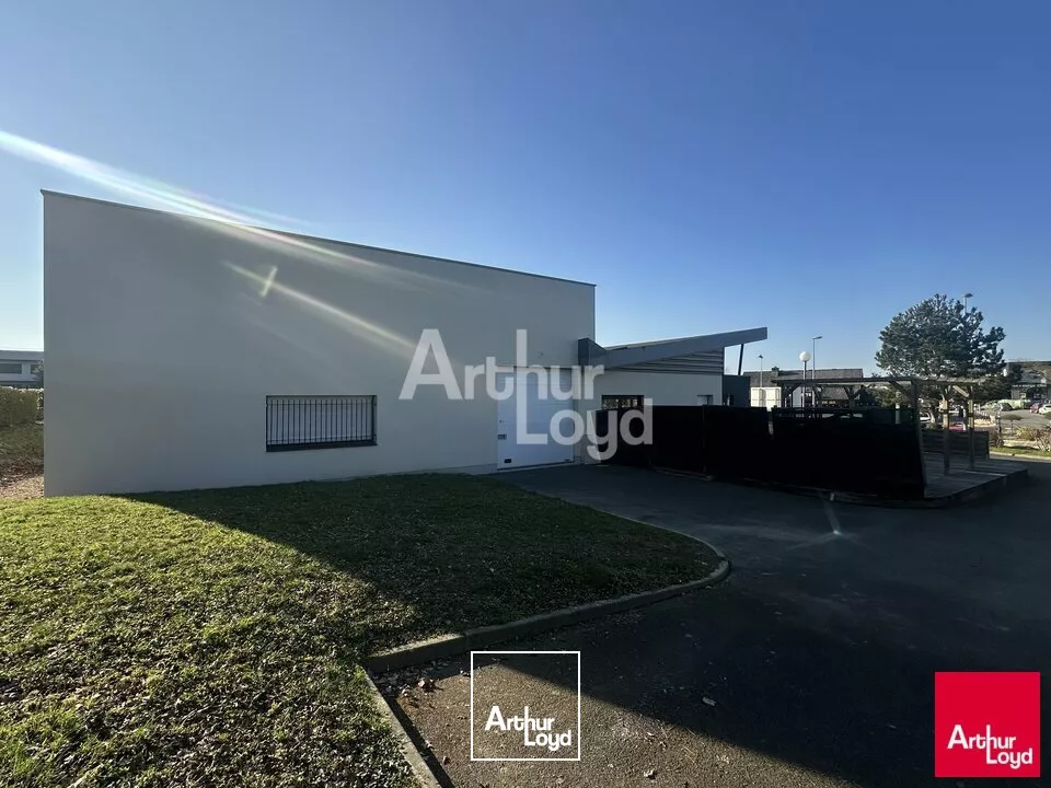 CESSON SEVIGNE - LOCAL COMMERCIAL/ACTIVITE A LOUER - 335 M²