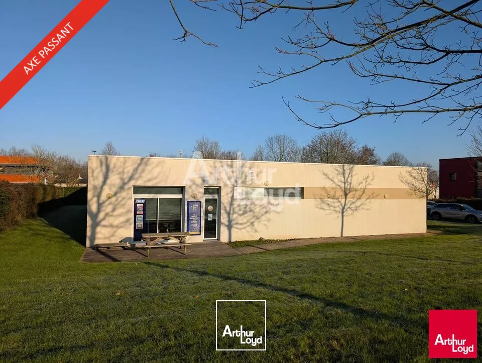 PACE - LOCAL D'ACTIVITE A LOUER - 350 M² AVEC BELLE VISIBILITE