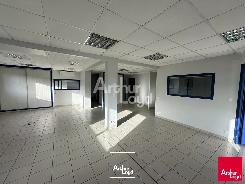 CREVIN - LOCAL D'ACTIVITE A VENDRE - 670 M²