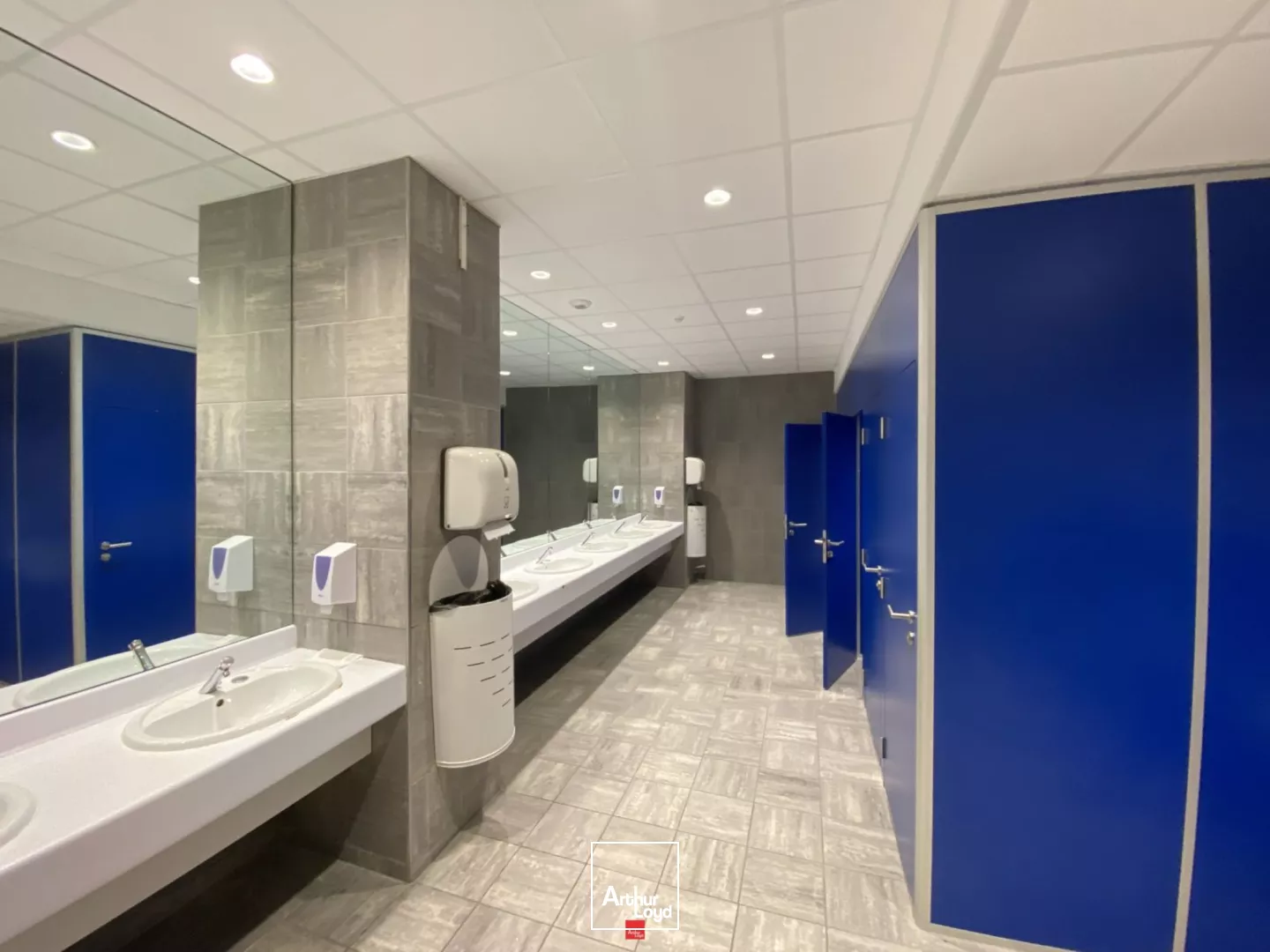 BUREAUX 3 645 M² DIVISIBLES ENTIEREMENT RENOVES - A LOUER - EYBENS