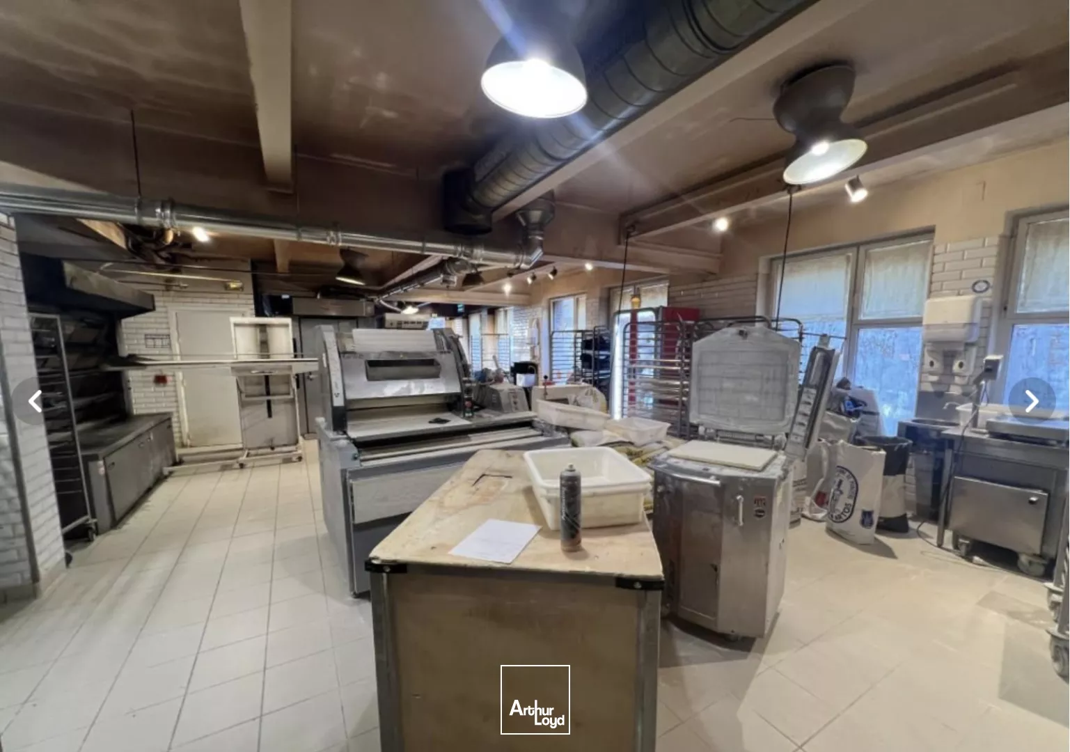 Belle cellule d'angle de 260m2 Lille proche Sebastopol