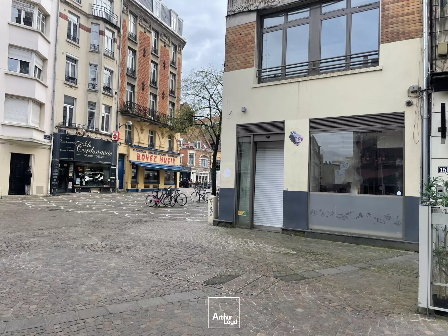 LOCATION PURE RUES PIÉTONNES RESTAURATION