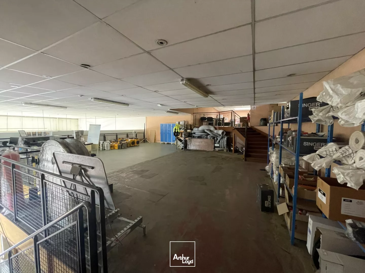 2 LOCAUX COMMERCIAUX DE 850M2 ENV & 460M2 ENV RDC À LOUER SUR CAPINGHEM