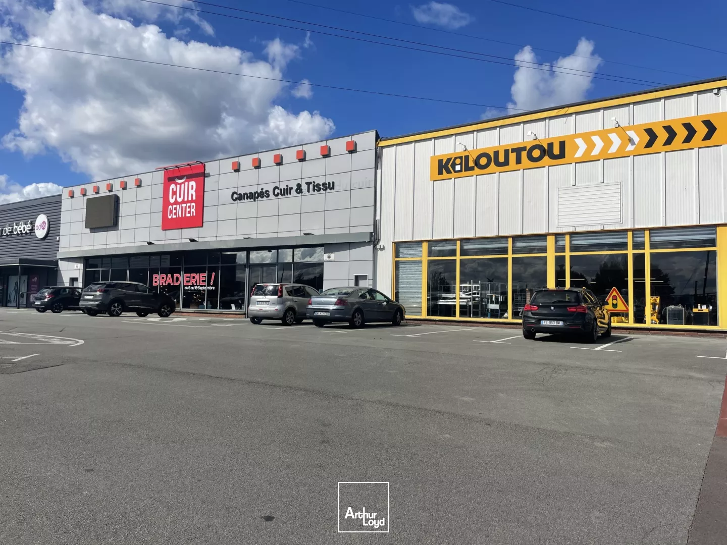 2 LOCAUX COMMERCIAUX DE 850M2 ENV & 460M2 ENV RDC À LOUER SUR CAPINGHEM