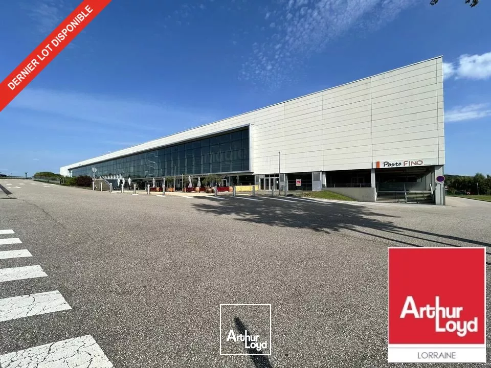 LOCAL COMMERCIAL à LOUER de 564 m²