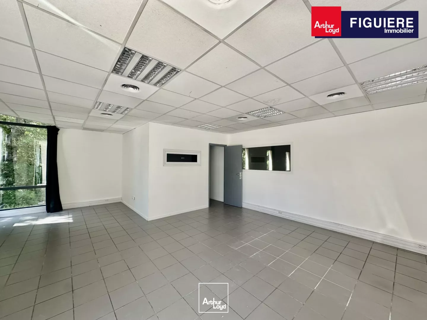 En EXCLUSIVITE - Local d'activités à LOUER sur CHATEAUNEUF LE ROUGE