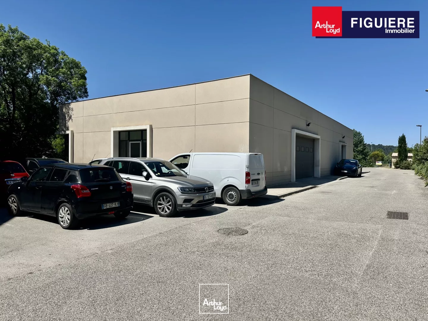 En EXCLUSIVITE - Local d'activités à LOUER sur CHATEAUNEUF LE ROUGE