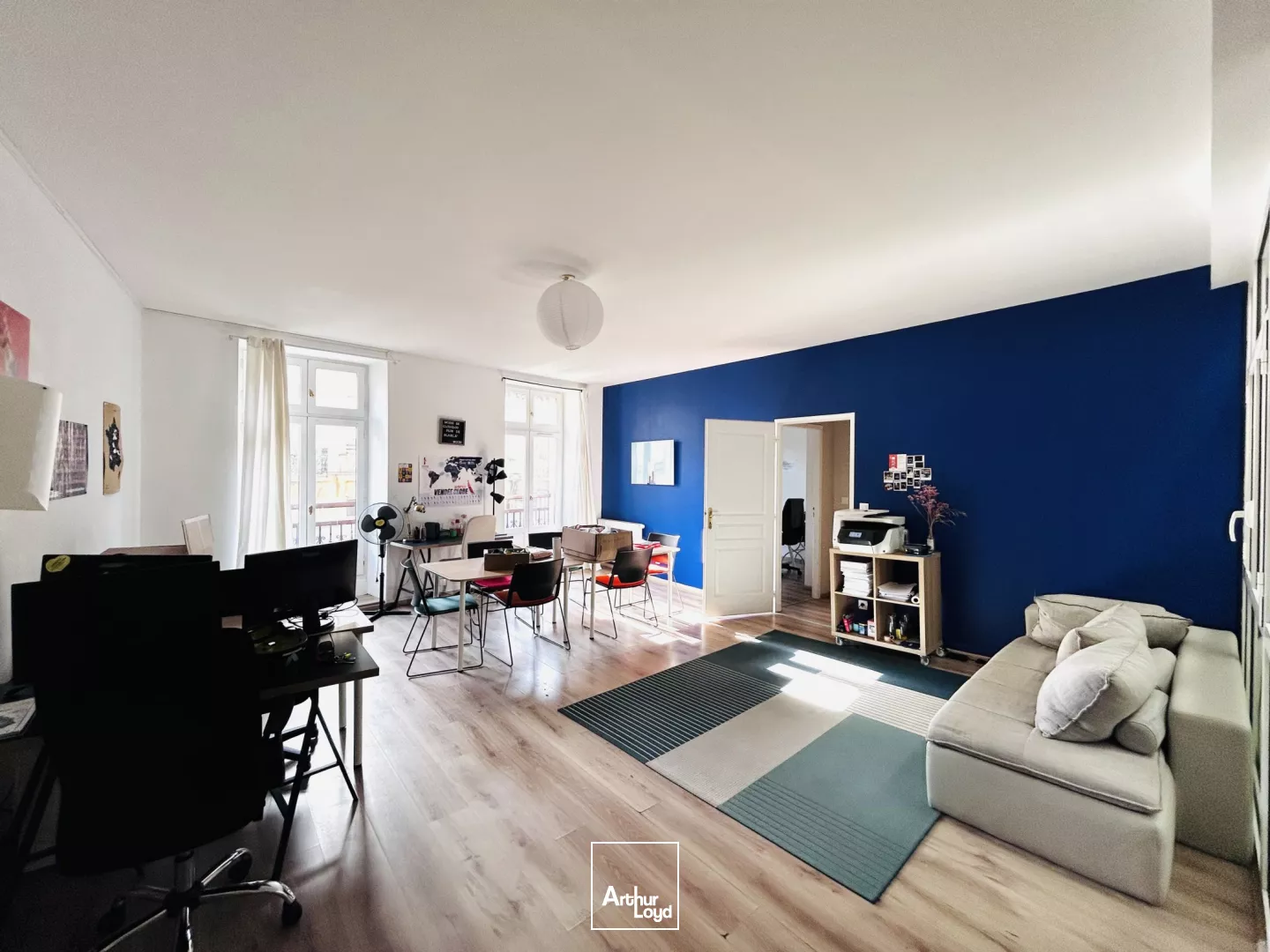 Bureaux de 100 m² à louer proche de la place Fernand Lafargue à Bordeaux