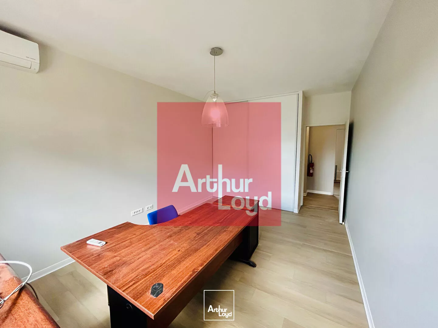 À LOUER Plateau de bureaux 162 m² Quartier d'affaires dynamique à Boé