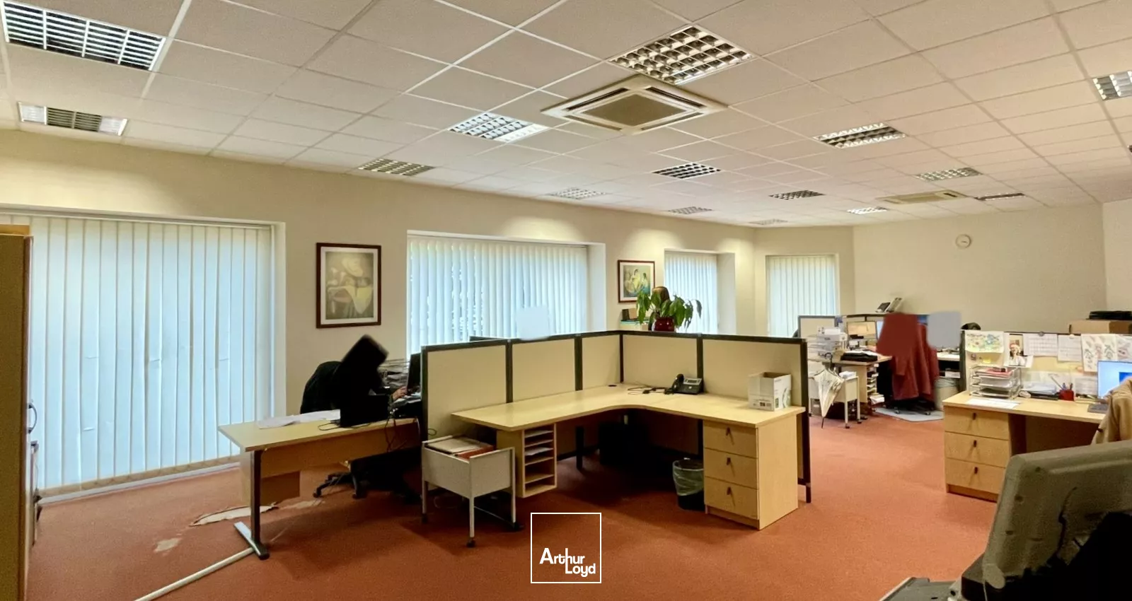 À VENDRE - BUREAUX EN PIED D'IMMEUBLE AU COEUR DU CENTRE-VILLE DE BOULOGNE-SUR-MER