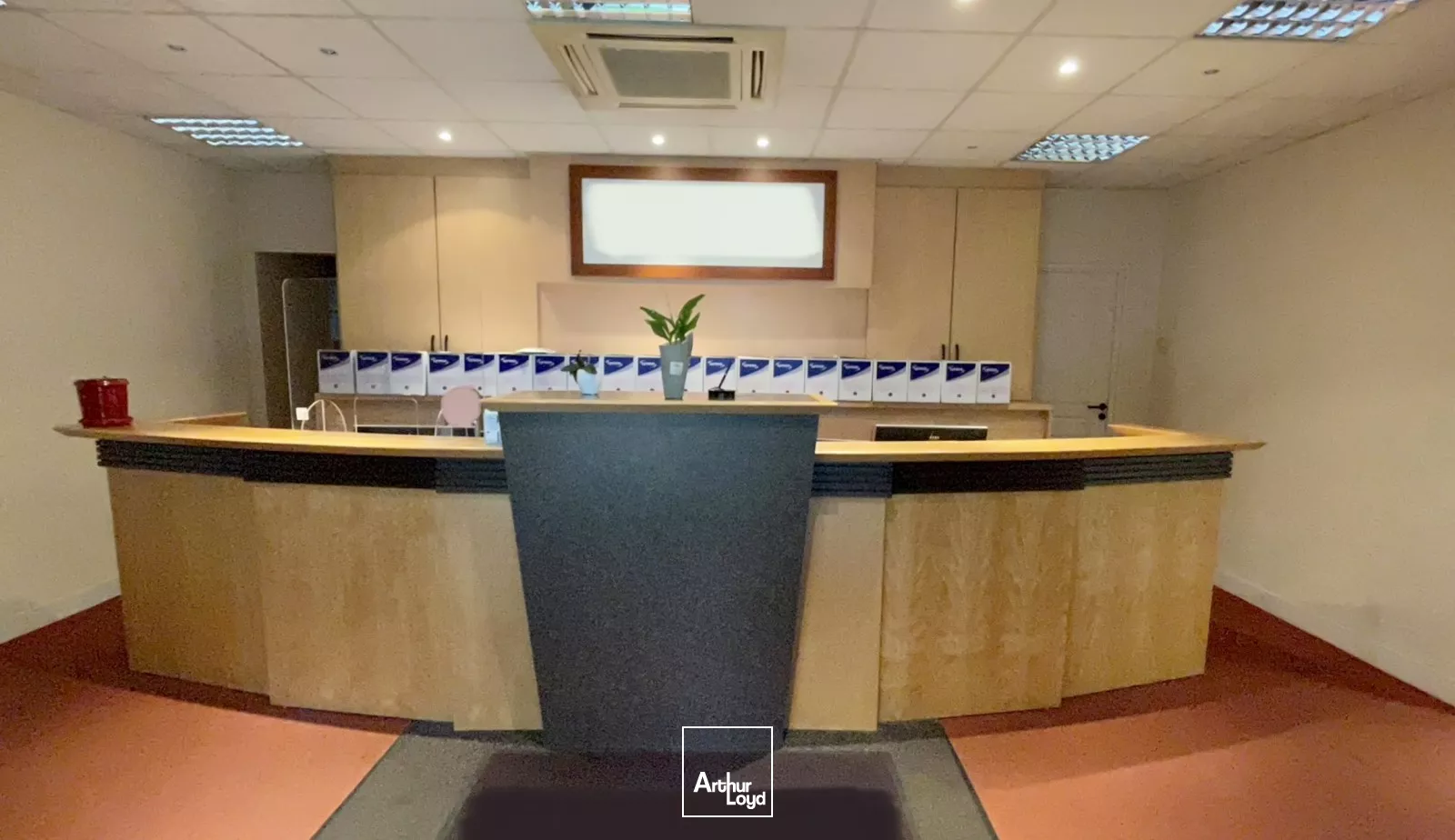 À VENDRE - BUREAUX EN PIED D'IMMEUBLE AU COEUR DU CENTRE-VILLE DE BOULOGNE-SUR-MER