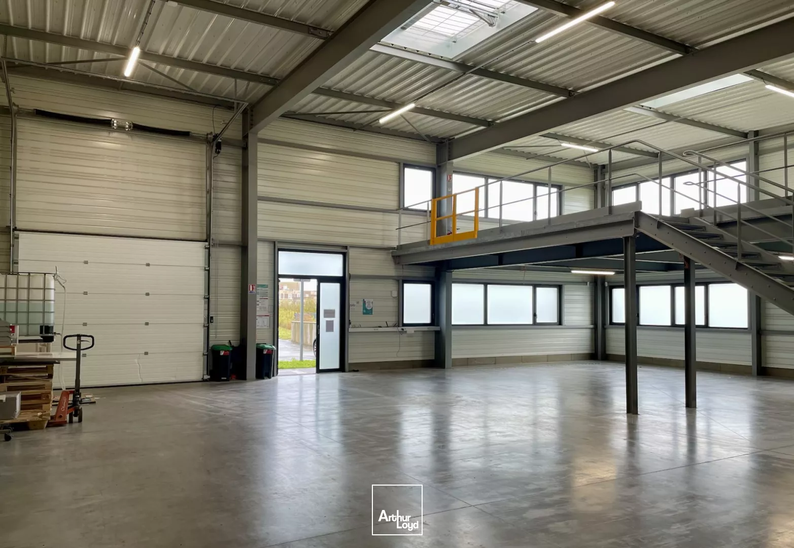 À LOUER - CELLULE NEUVE ZONE DE L'EUROPE À COQUELLES