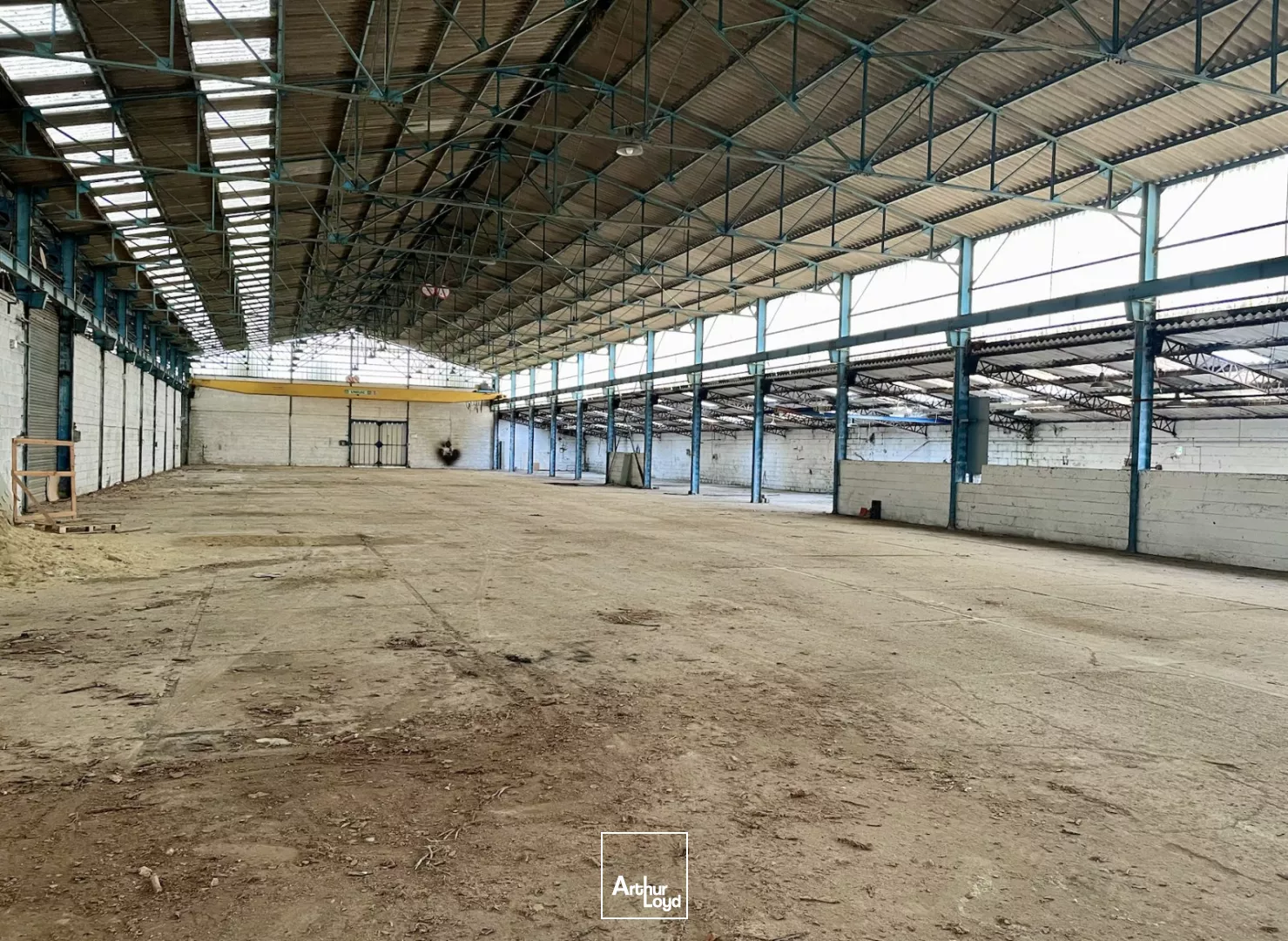 À LOUER OU À VENDRE - ENSEMBLE IMMOBILIER POLYVALENT AU COUR DE LA COMMUNE D'ESTAIRES 