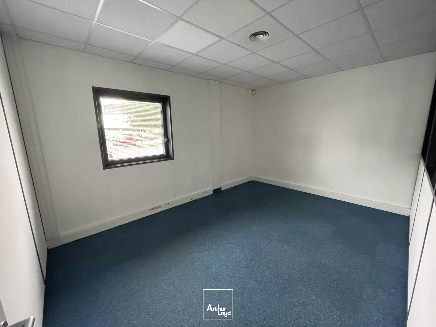 BUREAUX A VENDRE OU À LOUER A NANTES PROCHE PERIPHERIQUE