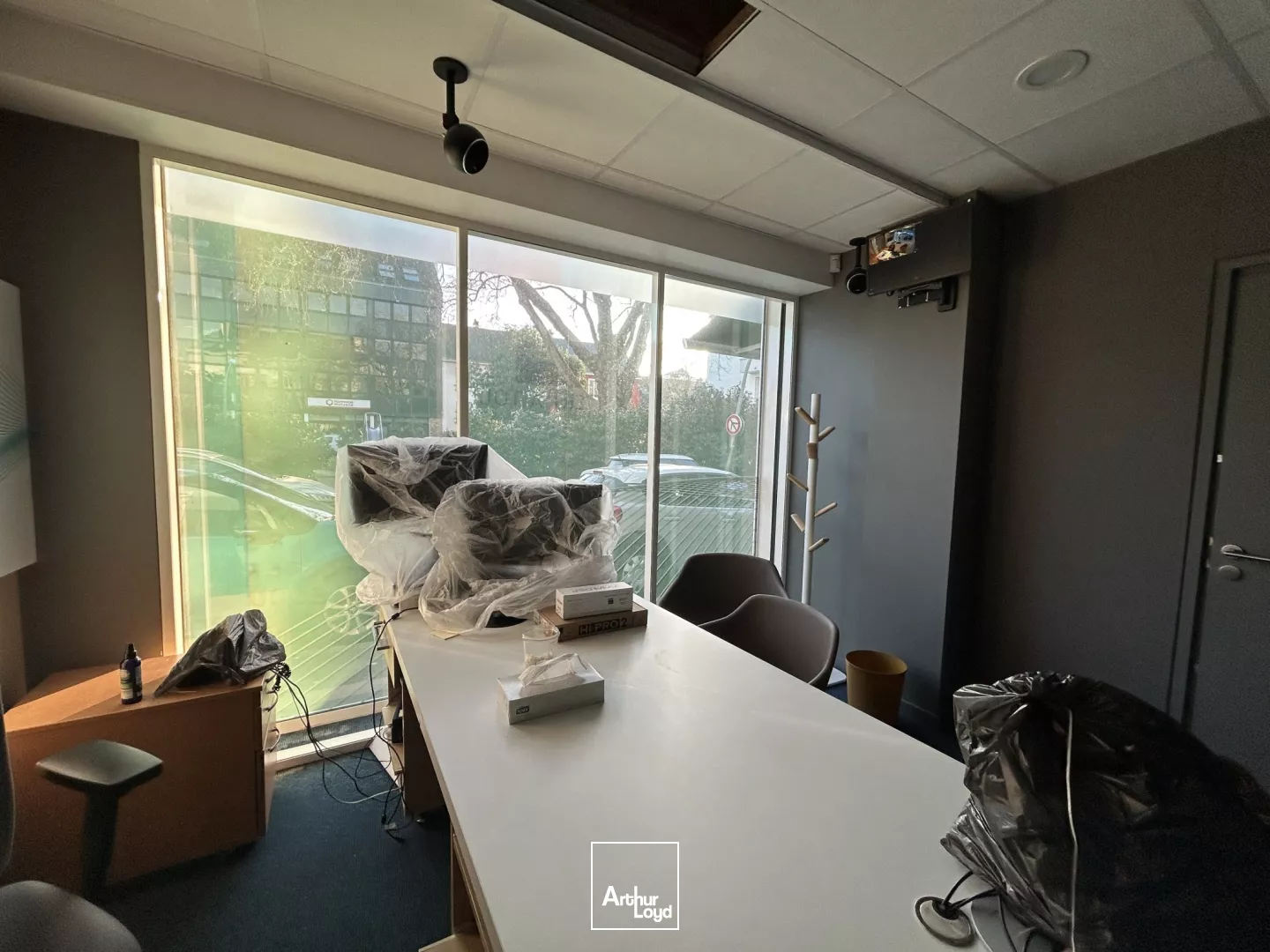 A VENDRE - LOCAL COMMERCIAL - BUREAUX - 71 M2 - GARAGE - BUREAUX - ST NAZAIRE - CENTRE-VILLE