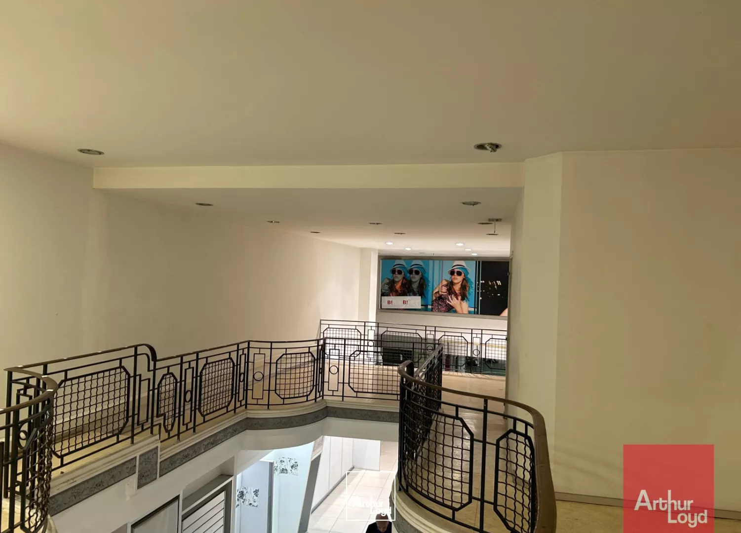 LOCAL COMMERCIAL CENTRE VILLE BEZIERS 