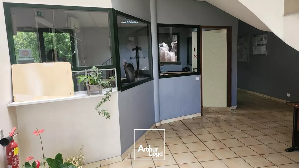 PLATEFORME DE MESSAGERIE - ZI LONGVIC